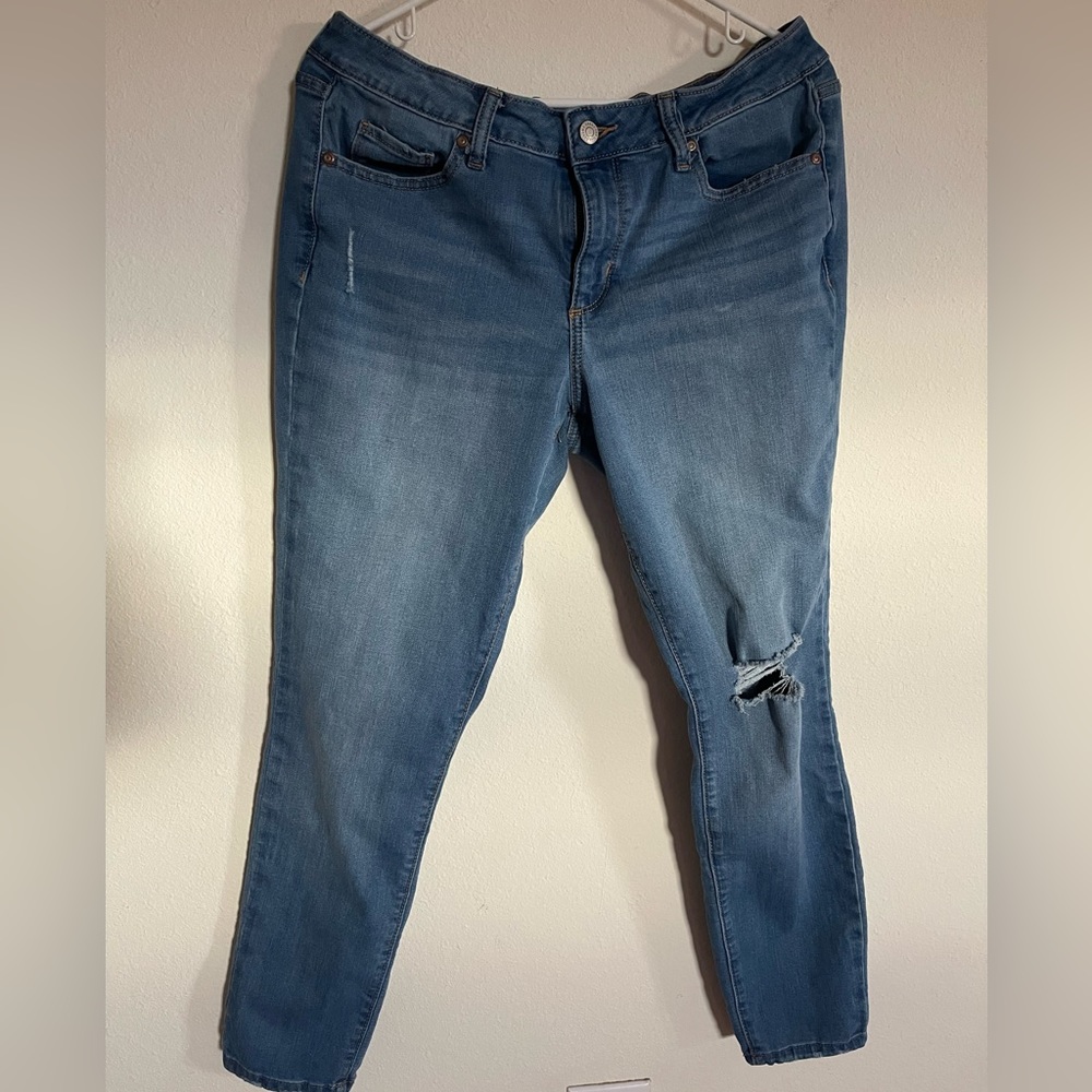 Sonoma Denim jeans, lightly worn, distressed knee